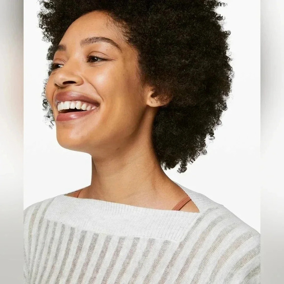 Lululemon Forward Flow Poncho  Heathered Core Ultra Light Grey  OS - Picture 5 of 15